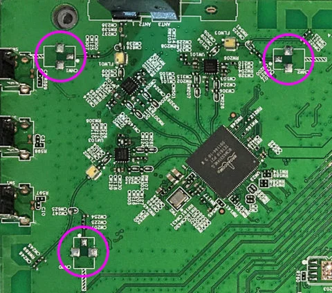 Linke Seite des FRITZ!Box 7581 Mainboards